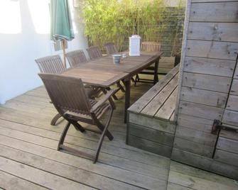 Gîte Entre Terre Et Mer - Port-en-Bessin-Huppain - Патіо