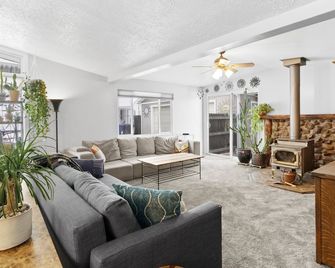 Ski Bus Mtn View Home Wood Stove Cottonwood Cottage Hot Tub Grill Wifi Games - Cottonwood Heights - Sala de estar
