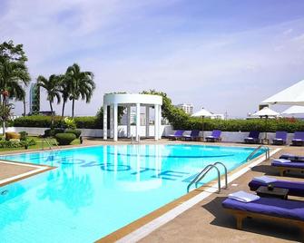 Novotel Bangkok Bangna - Bangkok - Pool