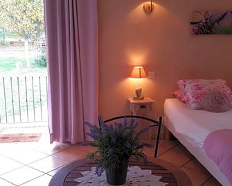 Chambres d'hôtes Le Vignoble - Cucuron - Habitación