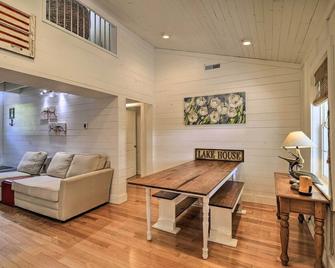 Spacious Home Local to Claytor Lake - Radford - Wohnzimmer