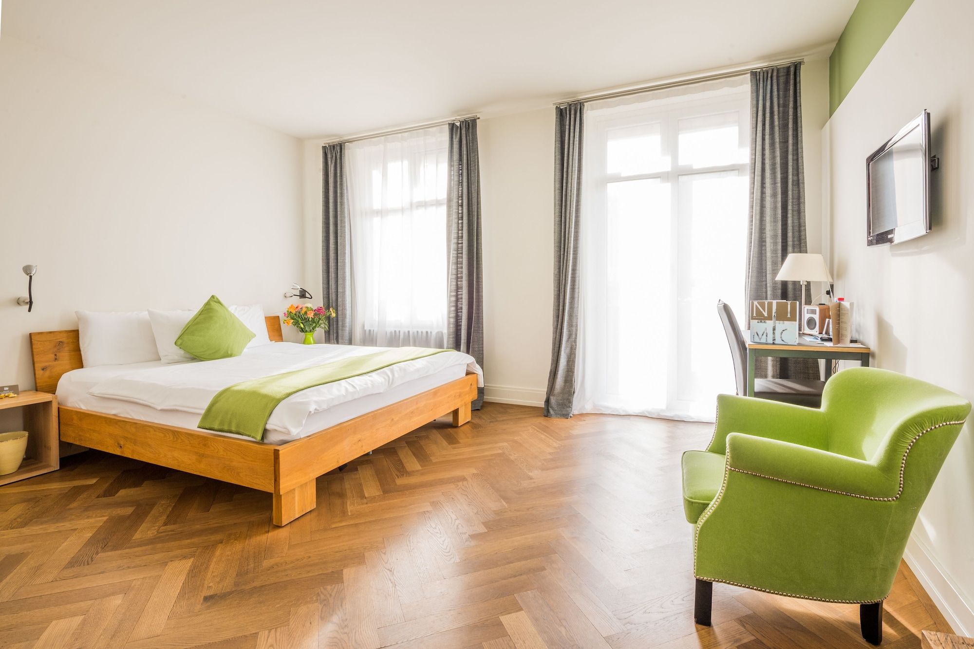 فندق أن آي-أم أوه البوتيكي