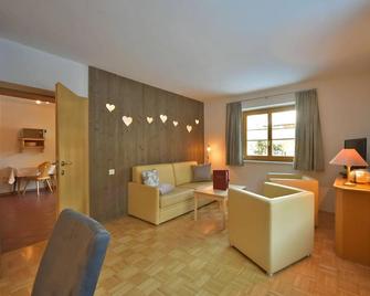 Pension Isabella - Bad Kleinkirchheim - Wohnzimmer