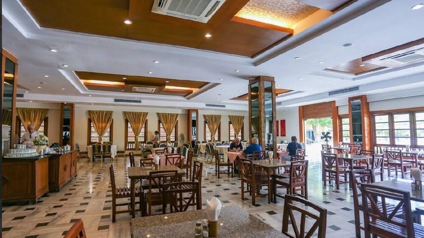 芭堤雅皇宮酒店