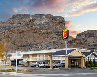 Super 8 by Wyndham Wendover - Wendover - Gebäude