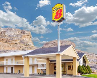 Super 8 by Wyndham Wendover - Wendover - Edificio