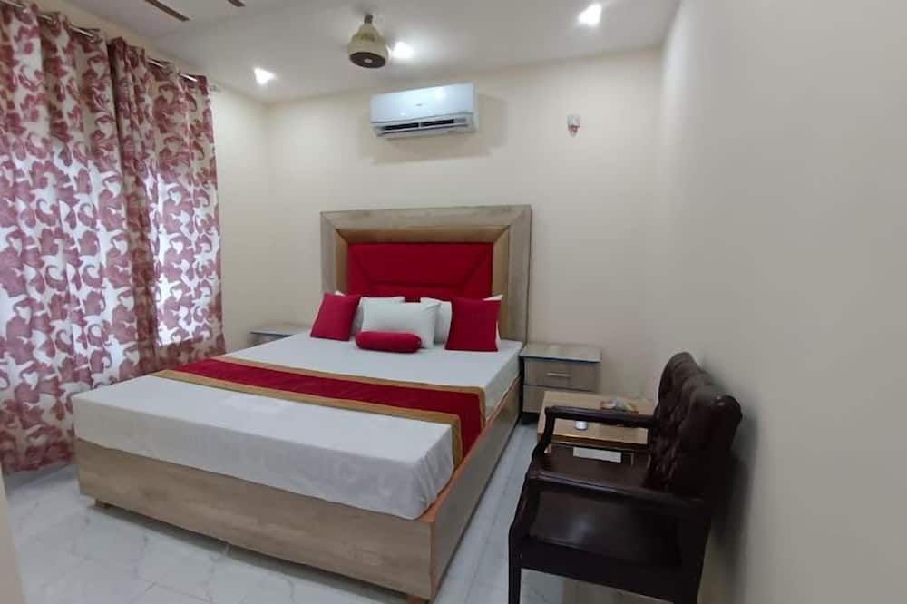 Hotel new royal palace