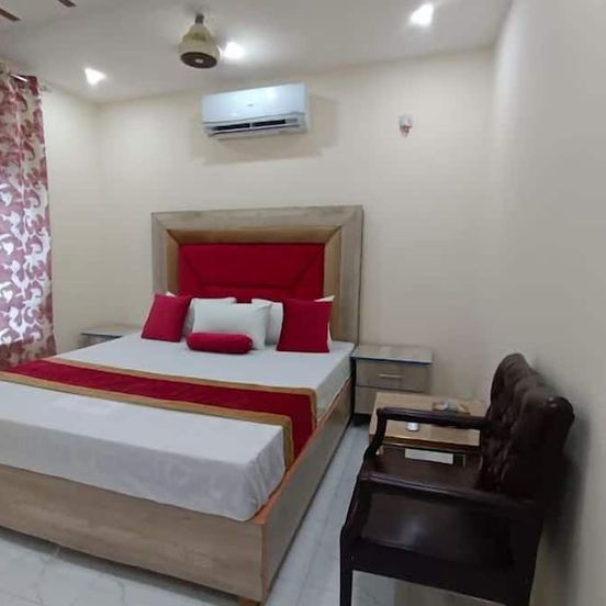 Hotel new royal palace image 1
