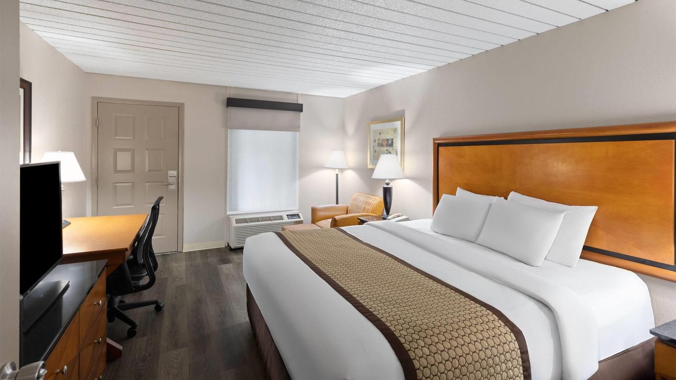 Baymont by Wyndham Knoxville I-75
