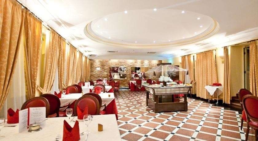 ريفر بالاس هوتل