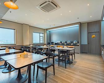 한팅 익스프레스 주장 순양 로드 브랜치 - 주장 - 레스토랑