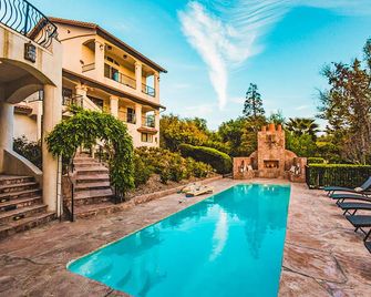 5 Acre Estate w Lake Pool Hot Tub De Luz by AvantStay - Temecula - Pool