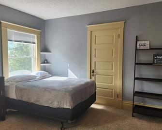 Family Shoreline Hideaway - Ortonville - Habitación