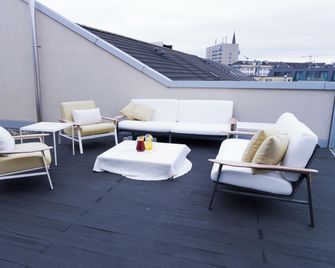 Fourty Three Luxury Serviced Apartments - Düsseldorf - Balkon