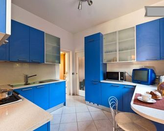 Villa Forte dei Marmi near the beach, with Jacuzzi in the garden - Forte dei Marmi - Kitchen