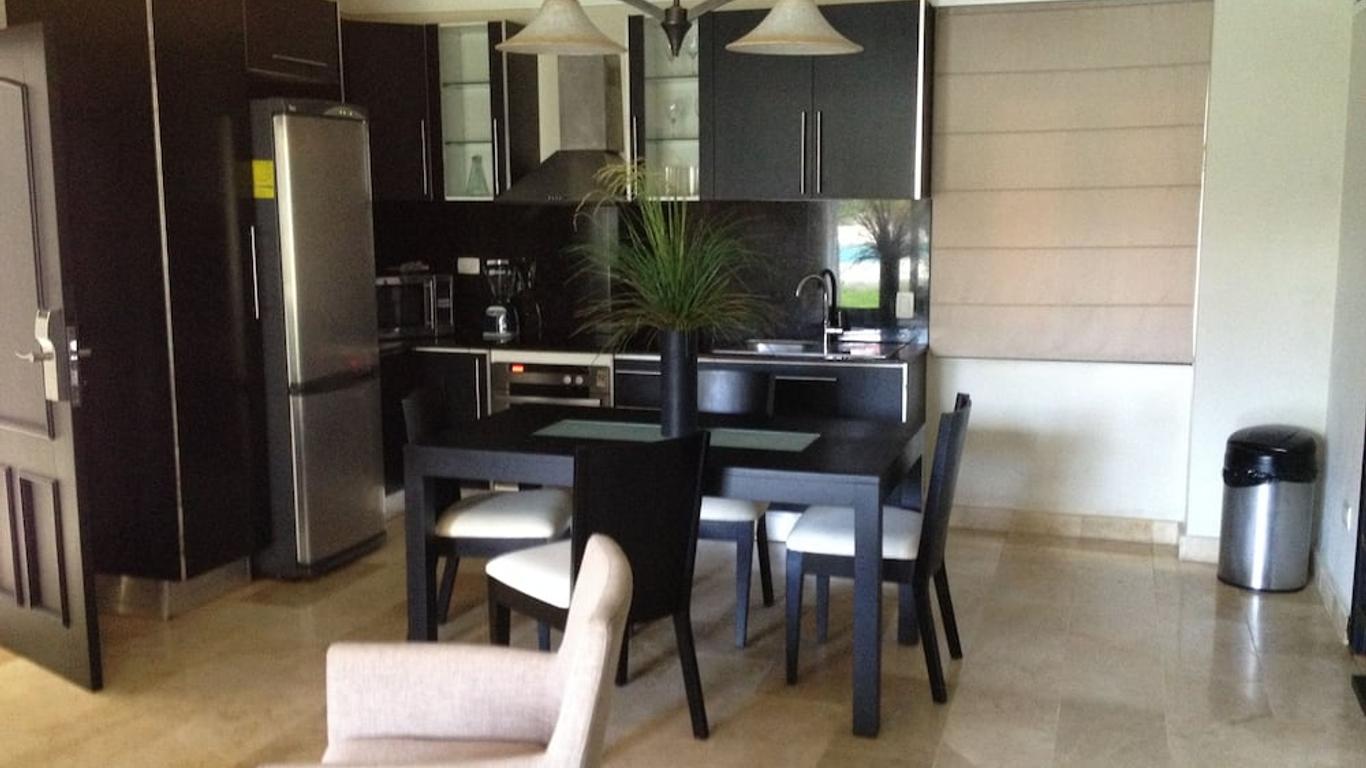 The Royal Suites at Lifestyle