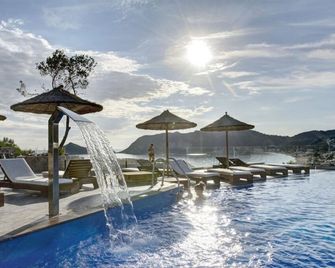 Porto Demo Hotel - Agios Georgios Pagon - Pool