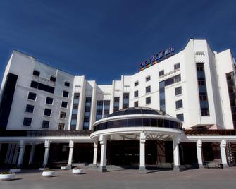 Park Inn by Radisson Ekaterinburg - Yekaterinburg - Building