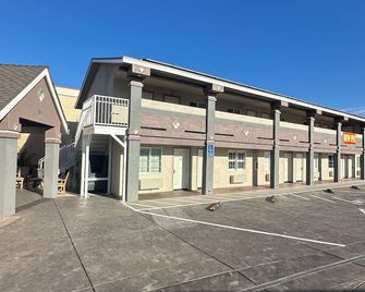 Hometown Inn - Los Banos - Bâtiment
