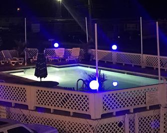 Chincoteague Inn - Chincoteague - Pool