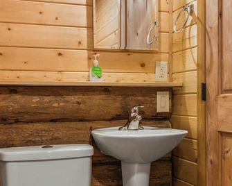 Log Cabin with Views, Ski nearby - Philipsburg - Baño