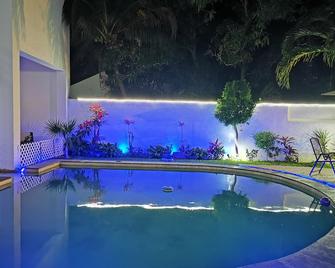 Hotel Real Mercedes - Mérida - Alberca