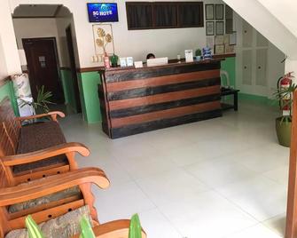 Sg Hotel - El Nido - Front desk