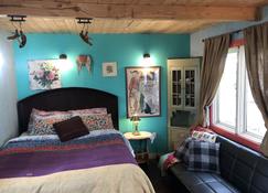 Cottonwood Cabins - Homer - Bedroom