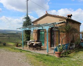 Bio Agriturismo Podere Pretoia - סן ג'ימיניאנו - בניין