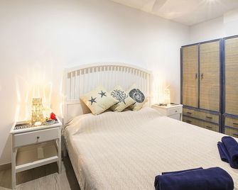 900 mt Es Pujols, elegant one bedroom apartment, very quiet! Free WIFI, smart TV. - Sant Ferran de ses Roques - Chambre