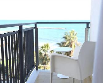 Hotel Caravelle Thalasso & Wellness - Diano Marina - Balkong