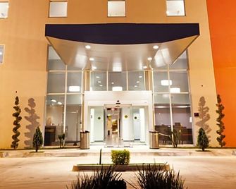 City Express Suites Puebla Finsa - Puebla City - Building