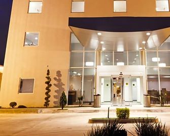 City Express Suites Puebla Finsa - Puebla City - Bygning