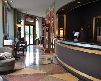 Latchis Hotel - Brattleboro - Front desk