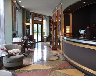 Latchis Hotel - Brattleboro - Lobby