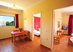 Apartments Corfu Sun Pool Side - Benitses - Phòng ăn