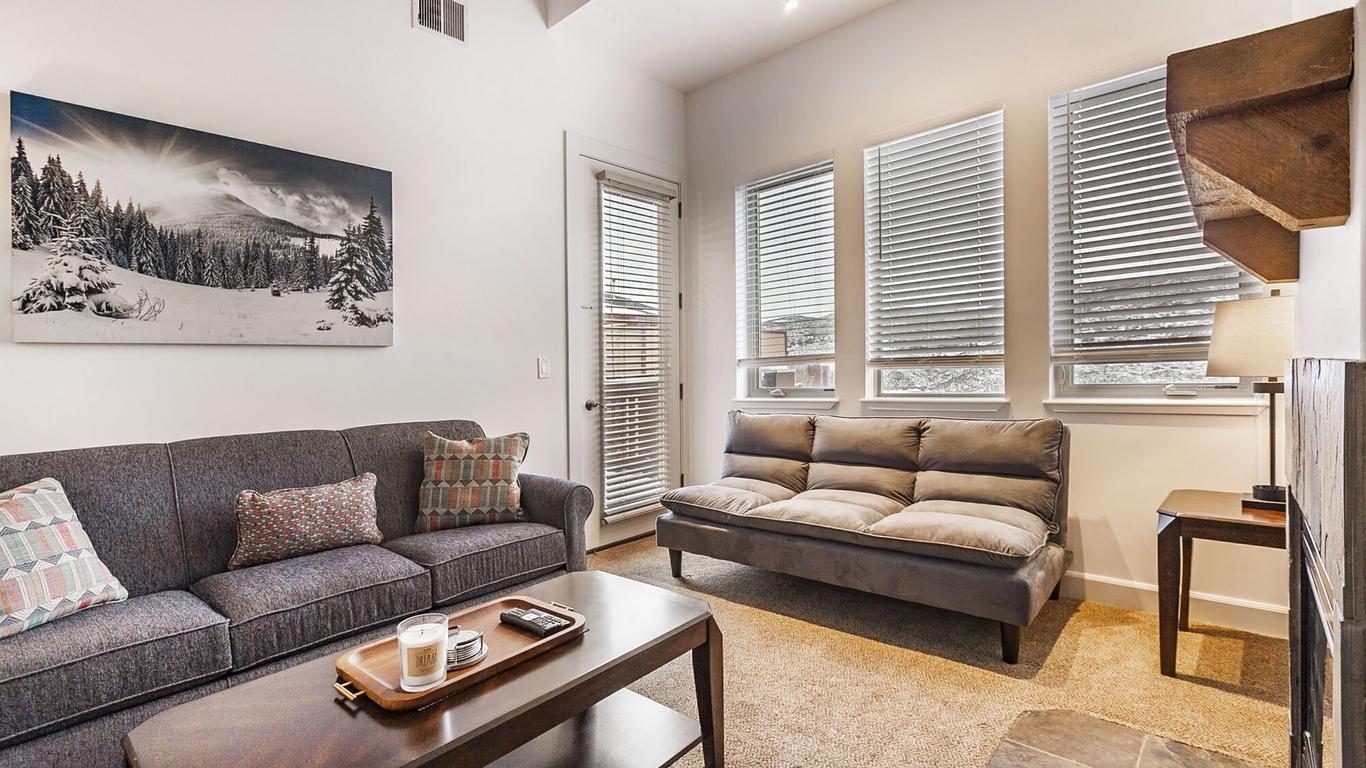 Crestview Condominiums
