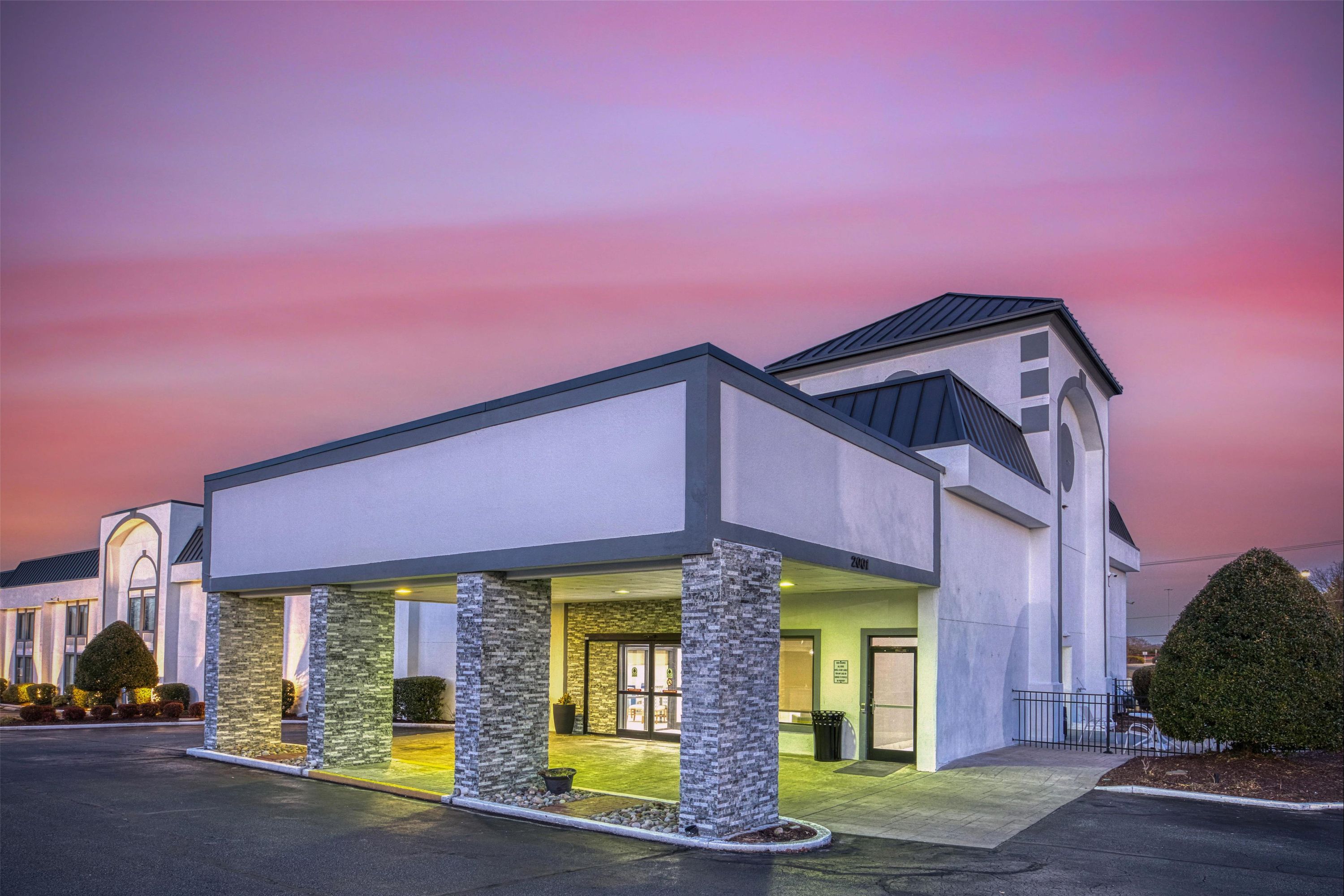 Best Western Greensboro Coliseum Inn - Greensboro - Byggnad