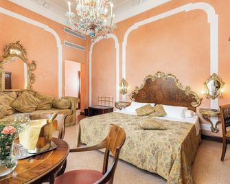 Hotel San Moise - Venice - Bedroom