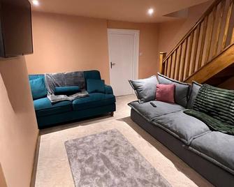 The Old Warwick House - Warwick - Living room