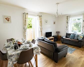 Oak Cottage by Interhome - Henfield - Comedor