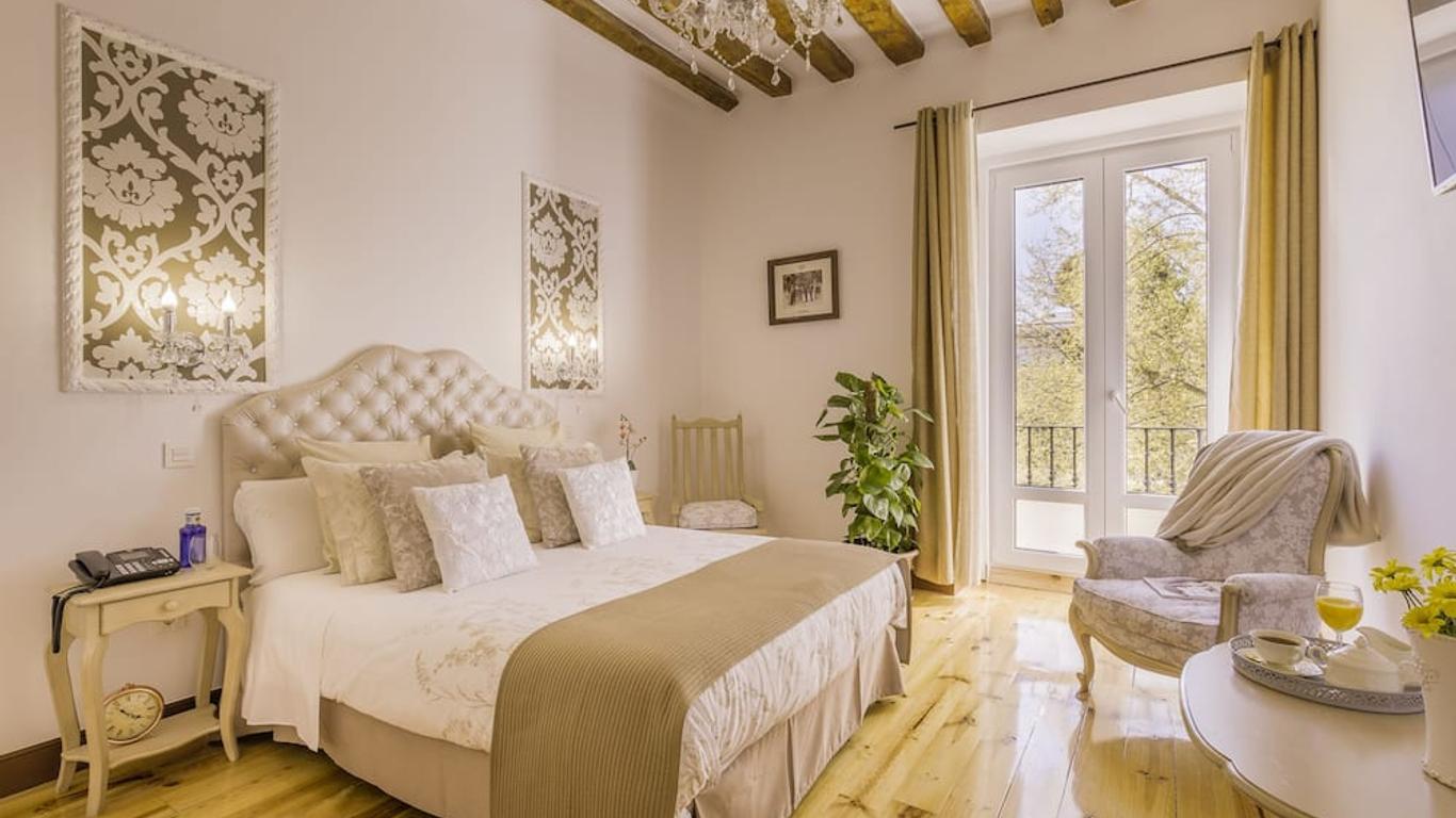 أورينت بالاس أبارتمنتس