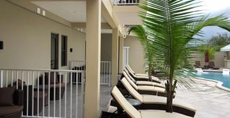 The Lodgings Hotel SureStay Collection by Best Western - Providenciales - Patio