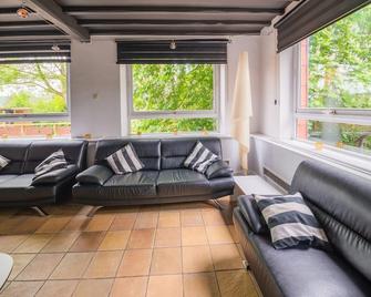 Holiday Home in Barvaux with Terrace - Barvaux-sur-Ourthe - Living room