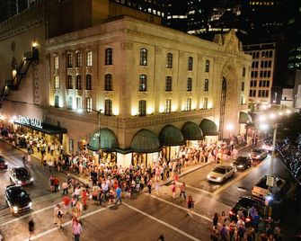 Courtyard by Marriott Pittsburgh Downtown - Pittsburgh