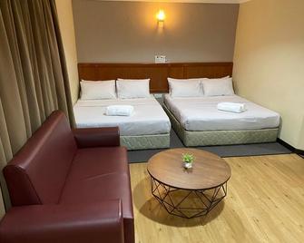 Hotel Perdana - Lawas - Bedroom