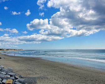 Oceanside Motel room at North Beach Motel! Pet Friendly! - Hampton - Playa