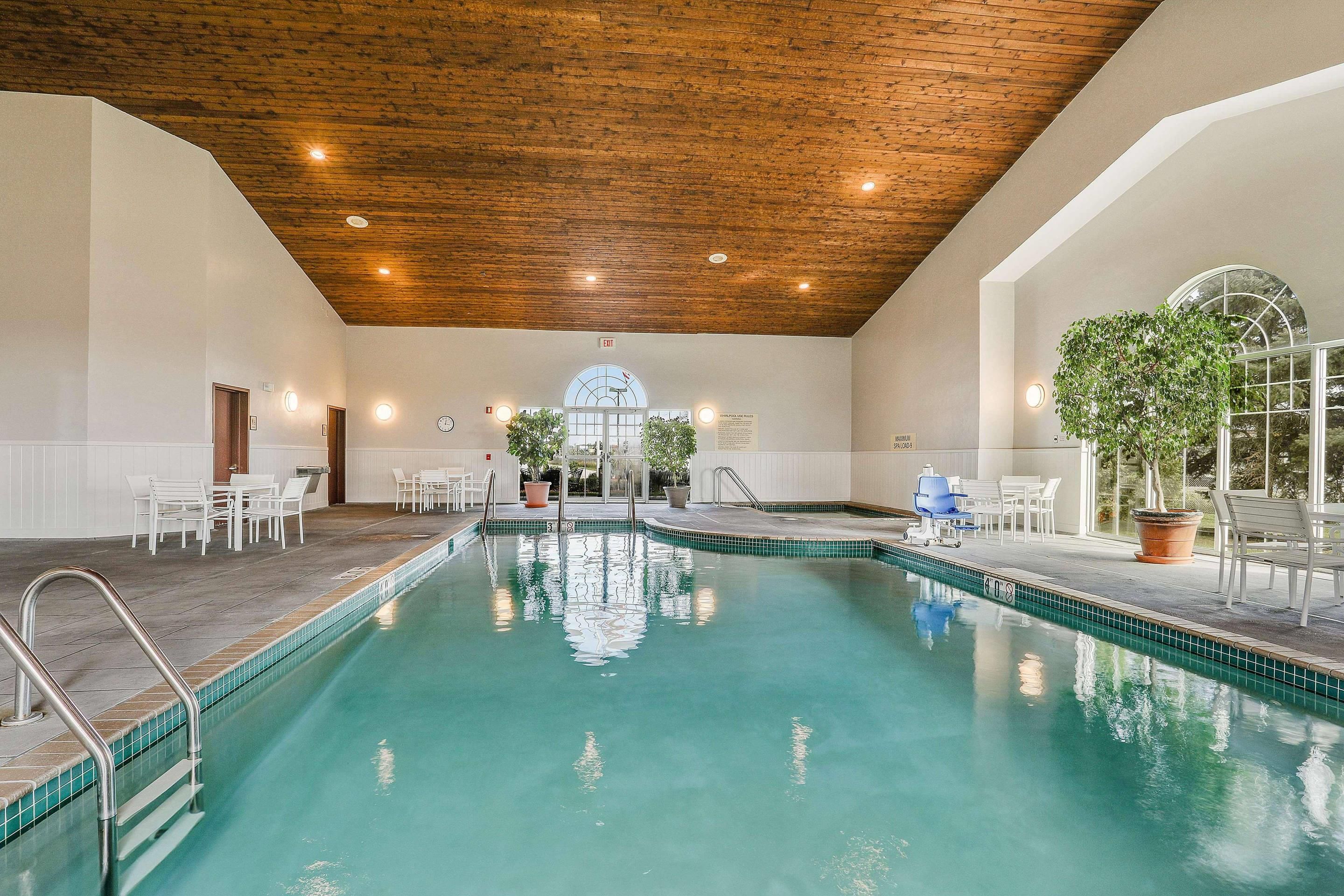 Country Inn & Suites by Radisson, Green Bay, WI - גרין ביי - בריכה