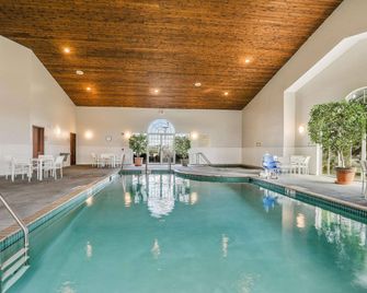 Country Inn & Suites by Radisson, Green Bay, WI - Green Bay - Piscina
