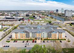 WaterWalk Extended Stay by Wyndham Wichita - Wichita - Gebäude